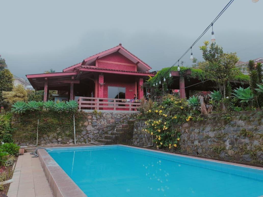 Villa Bata Merah By Spazie Paragajen Ngoại thất bức ảnh