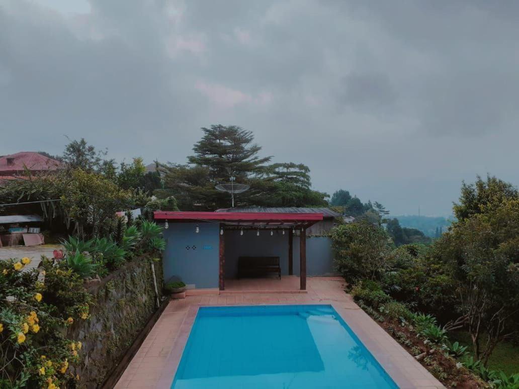 Villa Bata Merah By Spazie Paragajen Ngoại thất bức ảnh